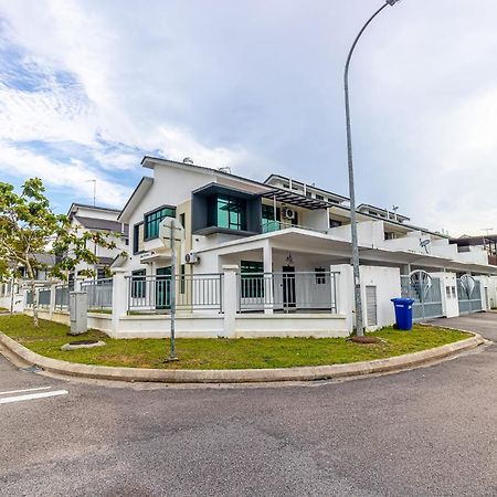 Desaru Babyfriendly Homestay Esterno foto