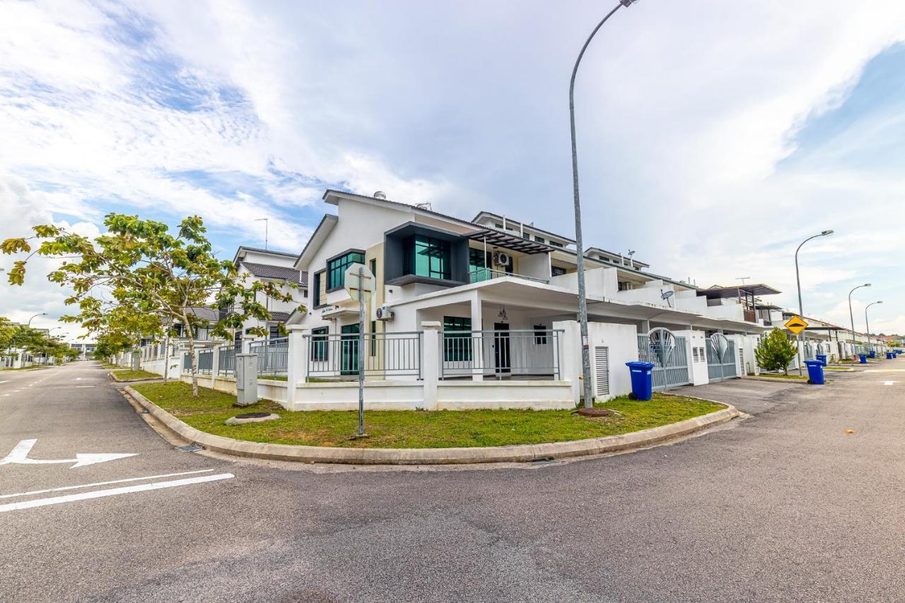 Desaru Babyfriendly Homestay Esterno foto