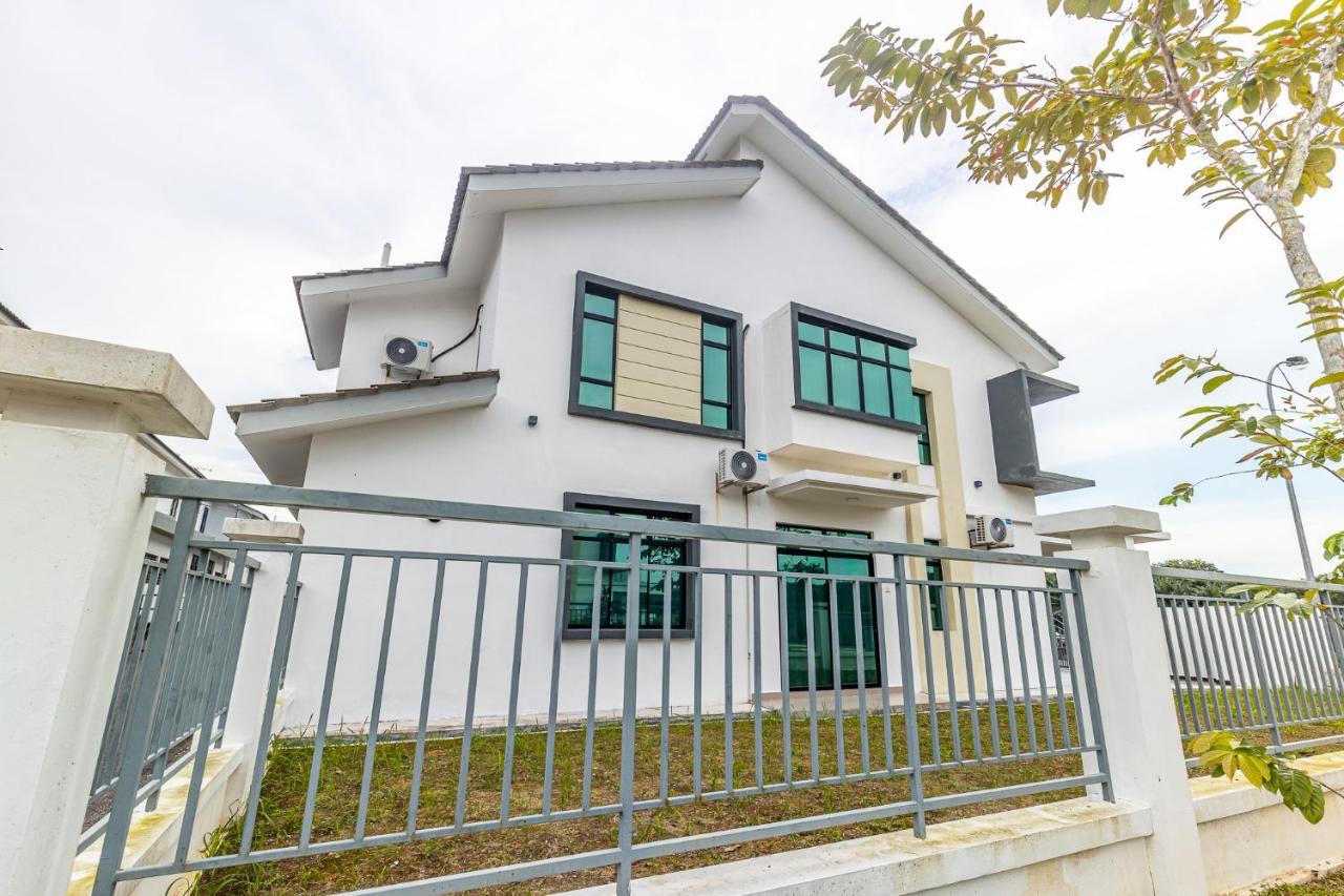 Desaru Babyfriendly Homestay Esterno foto